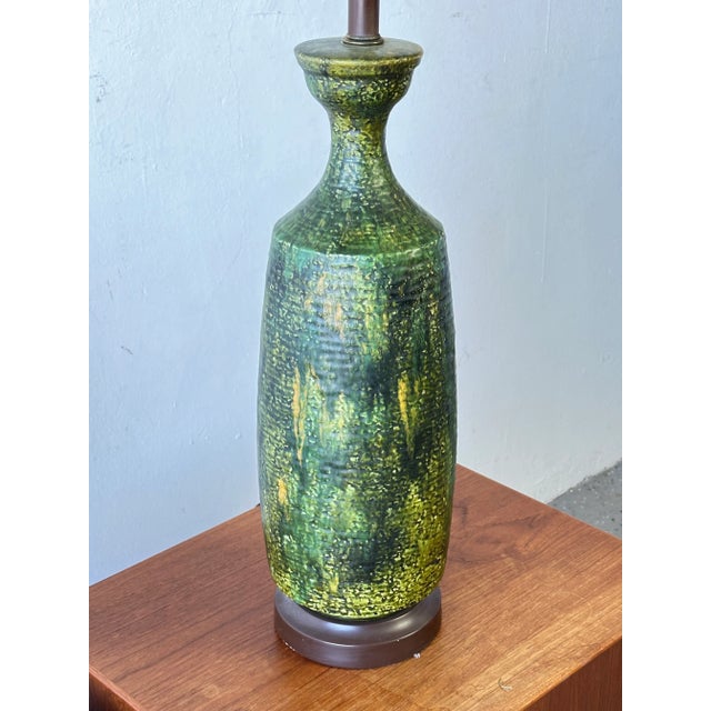 Pair of Mid-Century Modern Lemon & Lime Ceramic Table Lamps in Yellow and Green For Sale - Image 4 of 8