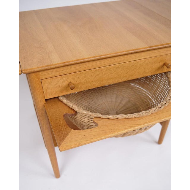 Brown Model AT-33 Sewing Table with Shelf in Soap-Treated Oak by Hans J. Wegner for Andreas Tuck, 1950s For Sale - Image 8 of 13