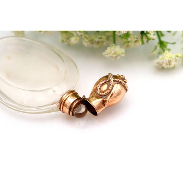 Perfume Bottle in Cut Glass with Embossed Lid, in Good conditions. Designed 1890 to 1919