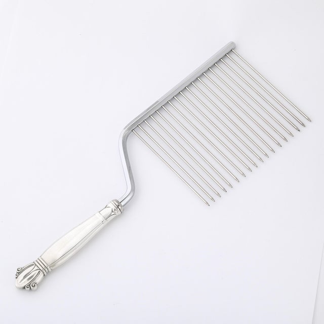 1950s Neolcassical Sterling Silver Handled Cake Rake For Sale - Image 5 of 10