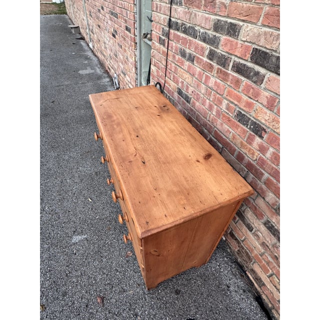 19th Century English Pine Chest of Drawers For Sale In Nashville - Image 6 of 12
