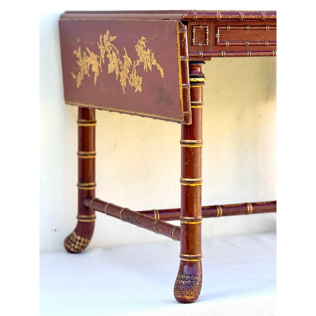 Table Desk: Antique Warm Red Lacquer and Gilt Chinoiserie French Table / Writing Desk For Sale - Image 4 of 12