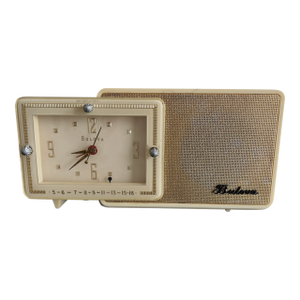 Mid-Century Modern 1957 Bulova Clock Radio - Cream & Gold