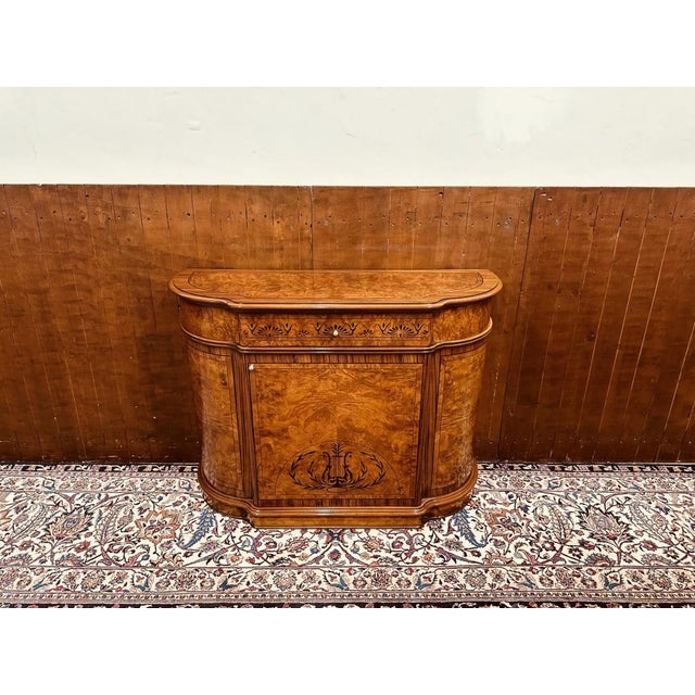 Antique Italian Burl Sideboard , in Very Good conditions. Designed 1920 to 1949