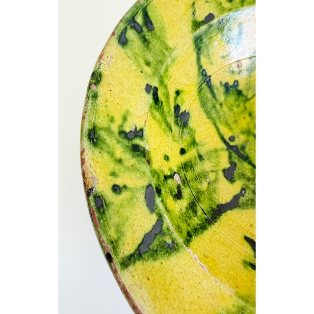 French Provincial 19th Century Slipware Bowl With Freeform Ochre and Green Glaze For Sale - Image 3 of 12