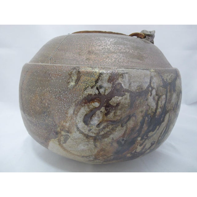 1960s Sandra Johnstone Salt Fired Glaze Abstract Art Pottery Jar Jug With Wood Lid For Sale - Image 5 of 15