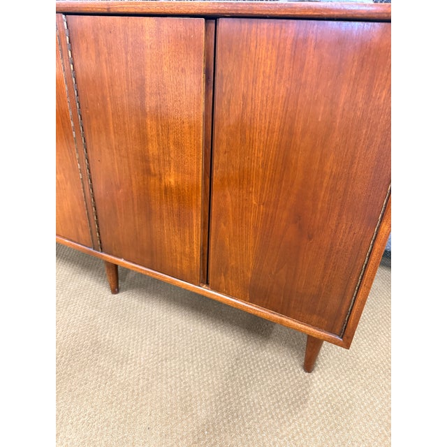 Mid Century Foster McDavid Walnut Credenza Sideboard Console Cabinet For Sale - Image 9 of 9