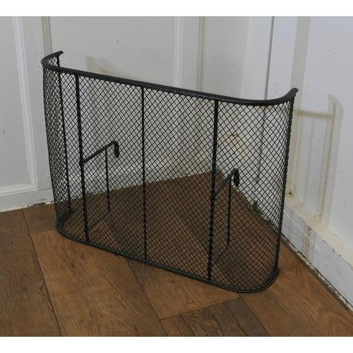 Petite Victorian Nursery Fire Guard This is a Victorian antique nursery guard as it completely surrounds the fire The fire...