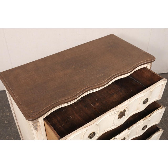 18th C. French Serpentine Commode in Cream For Sale In Atlanta - Image 6 of 12