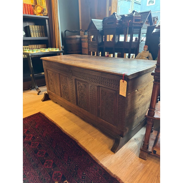 Mid 18th Century 18th Century Dutch Twente Tuugkist Blanket Chest in Carved Oak [Dh] For Sale - Image 5 of 5