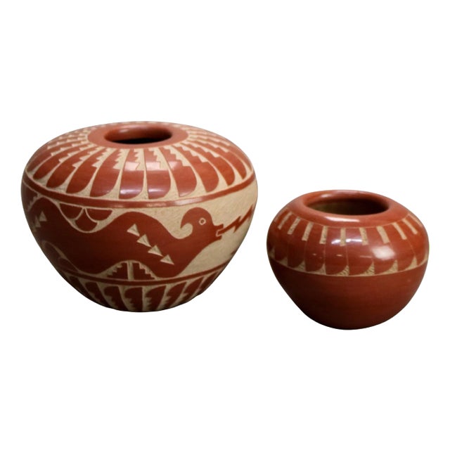 Set of 2 Southwestern Native American Redware Pueblo Pottery Signed Bowls, Early 20th Century For Sale