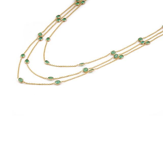 Bohemian Chic 5.15ct Emerald Station Multi-Strand Necklace in 14k Yellow Gold For Sale In New York - Image 6 of 14