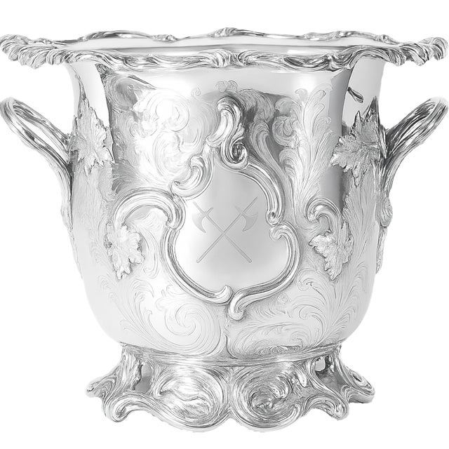 Rococo 1830s Henry Wilkinson Old English Sheffield Silverplate Wine Coolers / Champagne Buckets - A Pair For Sale - Image 3 of 9