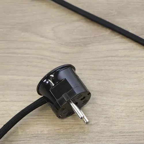 Extraordinary 19th century oil lamp made of brass with red copper. This lamp has subsequently been converted to electric...