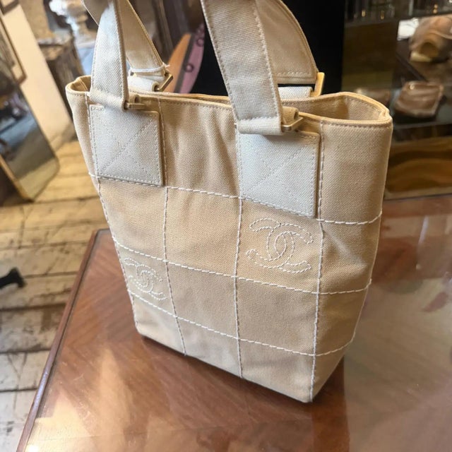 A Vintage 2000s Chanel Beige Canvas Tote Bag in Excellent Condition For Sale - Image 10 of 17