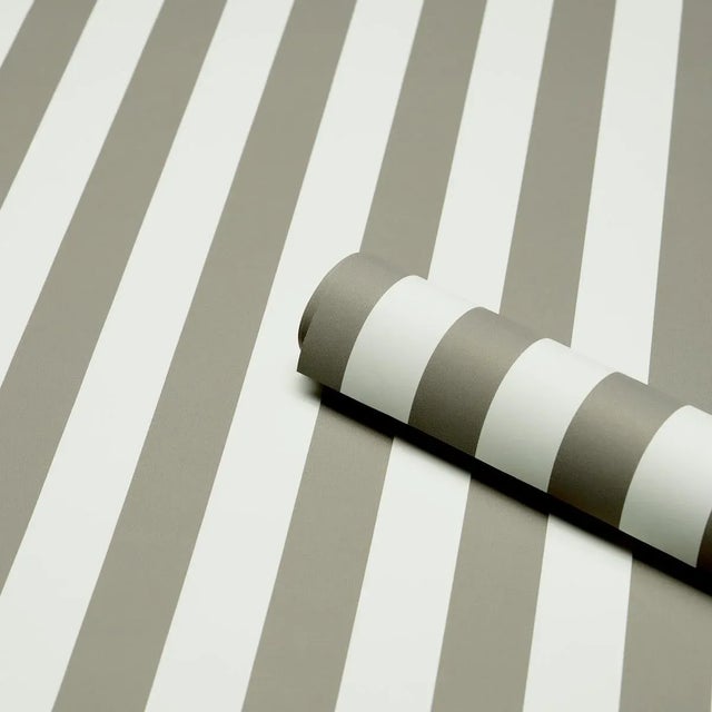 Contemporary Schumacher Emma Stripe Wallpaper In Gray For Sale - Image 3 of 4