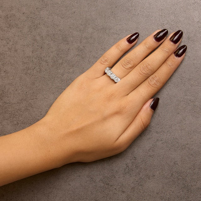 Early 21st Century 14K White Gold 4.0 Cttw Lab-Grown Diamond 6 Stone Band Ring - Size 7 For Sale - Image 5 of 6