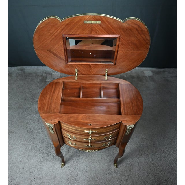Small Transitional Mahogany Dressing Table, 1940 For Sale - Image 14 of 18