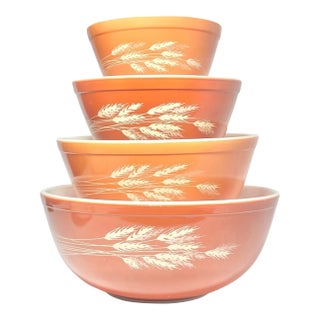 1970s Pyrex “Autumn Harvest (Wheat)” 4-Piece Orange Glass Mixing Bowl For Sale