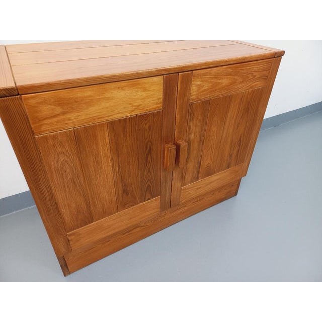 Vintage storage unit from the 60s and 70s, in pine, in the style of Charlotte Perriand for Les Arcs, pretty handles, 2...