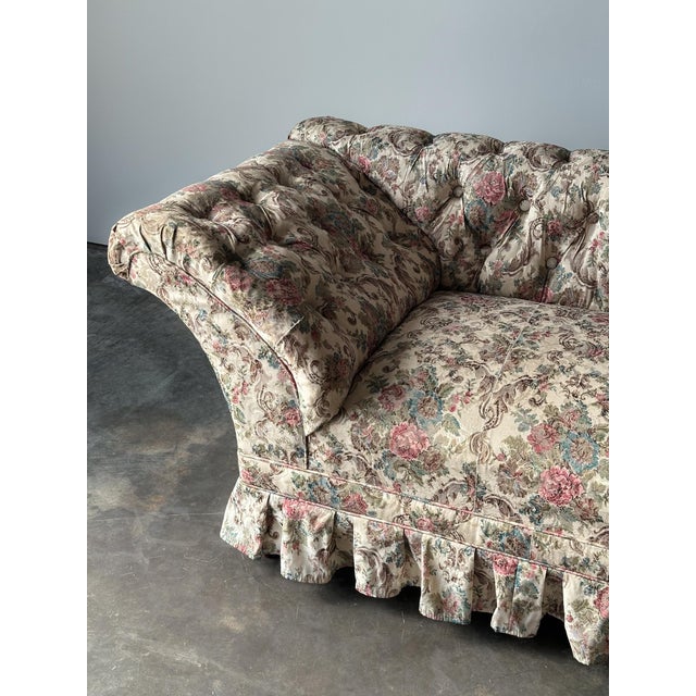 French Napoleon III Tufted Chaise Longue, France, 19th Century For Sale - Image 3 of 17