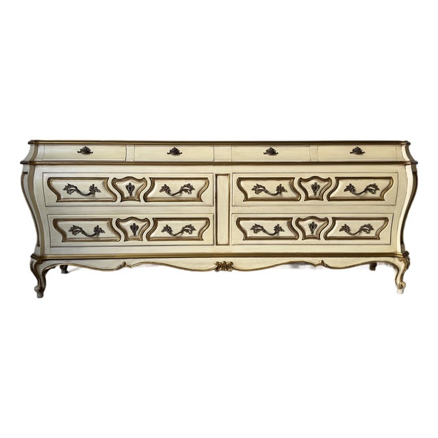 Vintage Karges French Provincial Louis XV-Style Eight-Drawer Dresser With Cabriole Legs & Ornate Brass Hardware For Sale