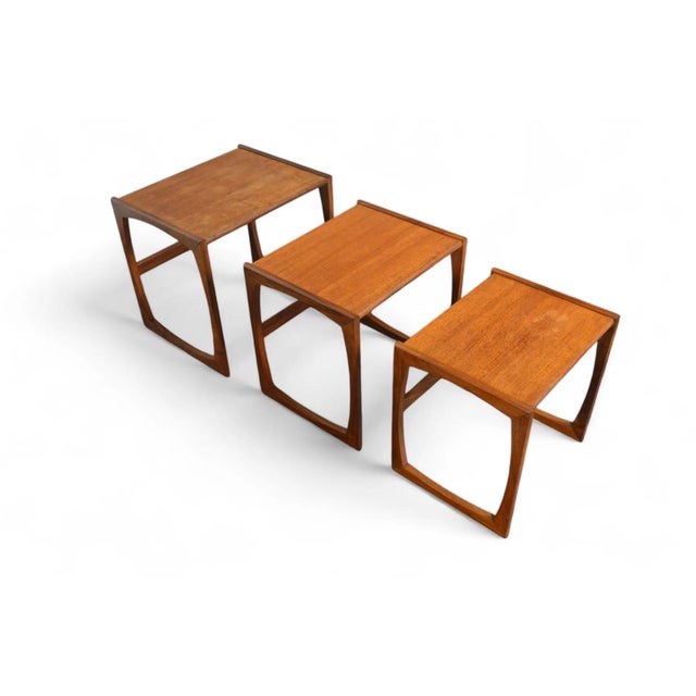 Mid-Century Modern Set of 3 G Plan Quadrille Nesting Tables in Teak For Sale - Image 3 of 7