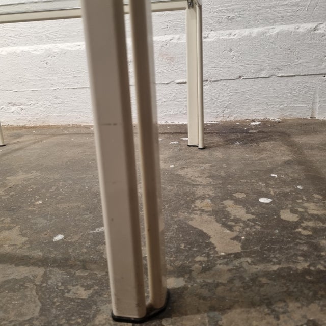 Small Corner Coffee Table in White Lacquered Metal with Glass Top, 1970s For Sale - Image 6 of 9