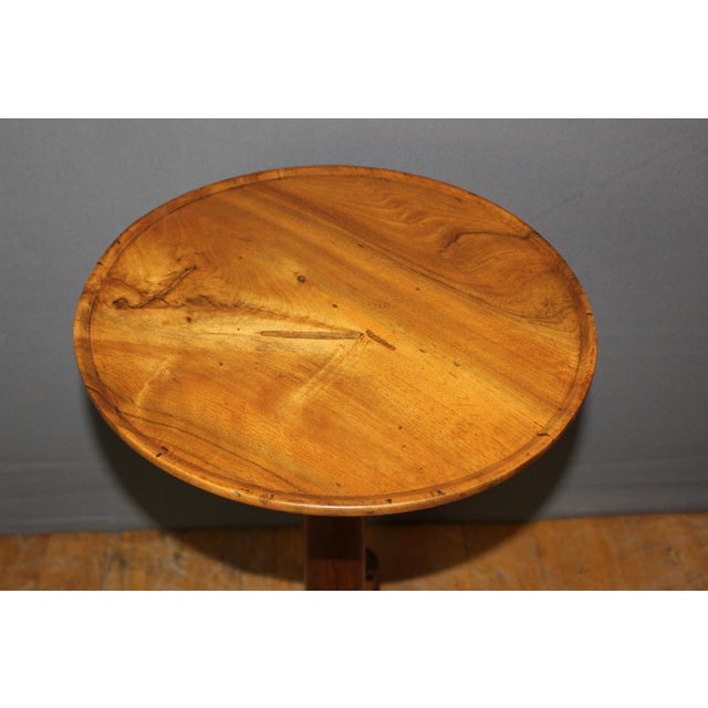 Brown Empire Walnut Pedestal Table, 1900 For Sale - Image 8 of 10