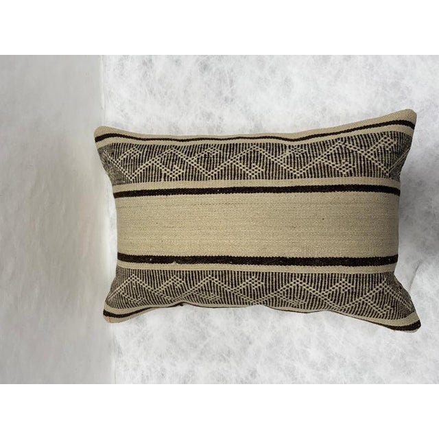 Contemporary Turkish Hemp Pillow Cushion Natural Beige Brown Pillow Cushion Cover 16" x 24" For Sale - Image 3 of 4