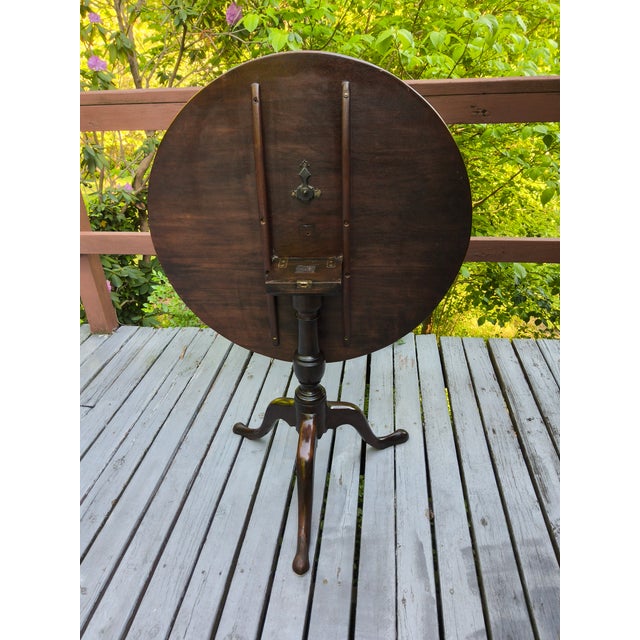 Traditional Antiqe English Mahogany Georgian Tilt Table For Sale - Image 3 of 4