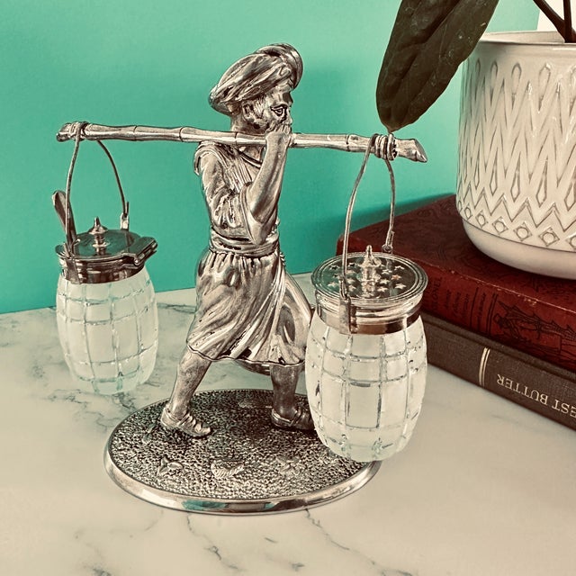 Silver Mid-Century Modern Bombay Co. Silver Plated Nubian Man Salt & Pepper Shaker, Condiment Basket 2001 For Sale - Image 8 of 18