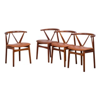 Model 255 Dining Chairs by Henning Kjærnulf for Bruno Hansen, Denmark, 1960s, Set of 4 For Sale