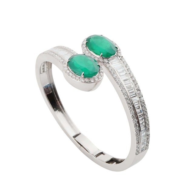 Natural Zambian Emerald high quality diamond Bracelet in 18k gold For Sale - Image 17 of 18