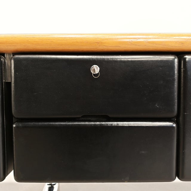 Sideboard in Leather attributed to Warren Platner for Knoll, 1970s For Sale - Image 13 of 18