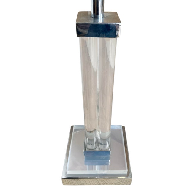 1980s Pair of Mid Century Modern Lucite & Chrome Table Lamps For Sale - Image 5 of 6