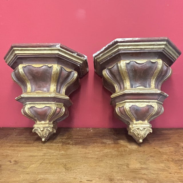 Antique pair of shelves or small consoles lacquered in gold and purple from the 19th century, top painted in imitation...