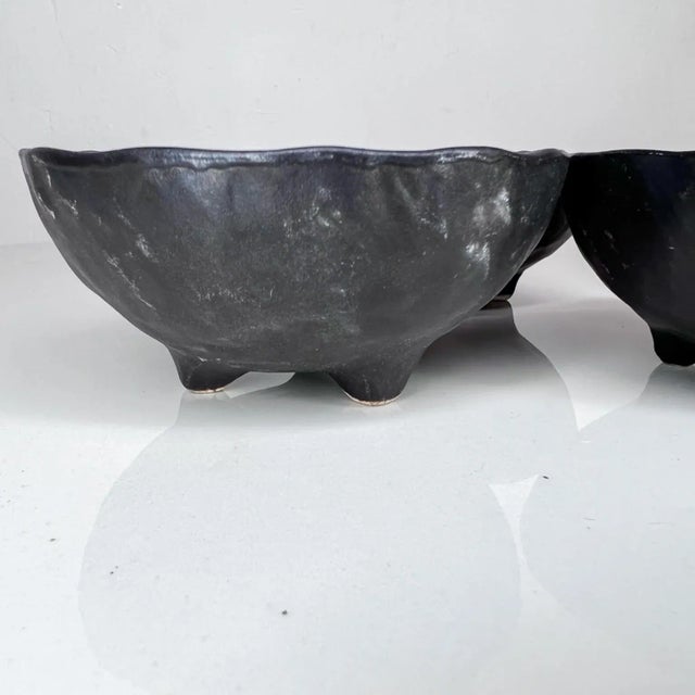 1960s Modern Japanese Small Enamel Bowls in Varied Colors Tripod Base - Set of 3 For Sale - Image 4 of 12