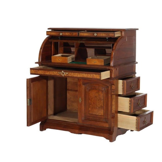 Antique Renaissance Revival Walnut & Burl Barrel Roll Top Desk C1890 Measures - 43" x 36 1/4" x 22 3/4" An antique barrel...