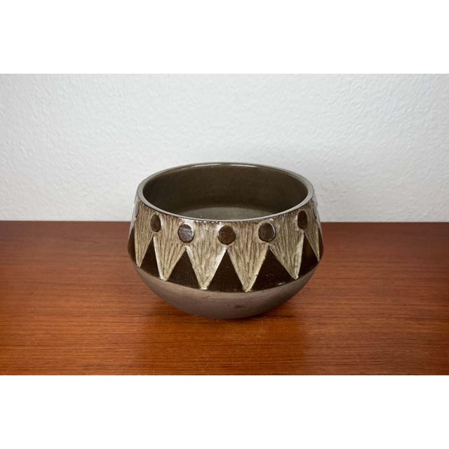Mid-Century Modern Danish Studio Pottery Bowl from Sejer Keramik, 1960s, in Very Good conditions. Designed 1960 to 1969...