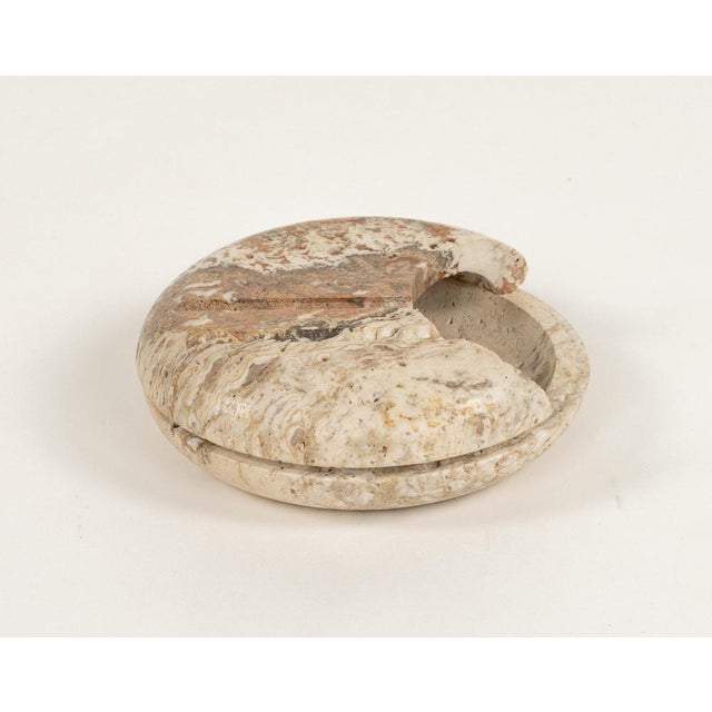 Mid-Century Modern Round Vide-Poche in Travertine from Fratelli Mannelli, Italy, 1970s For Sale - Image 10 of 17