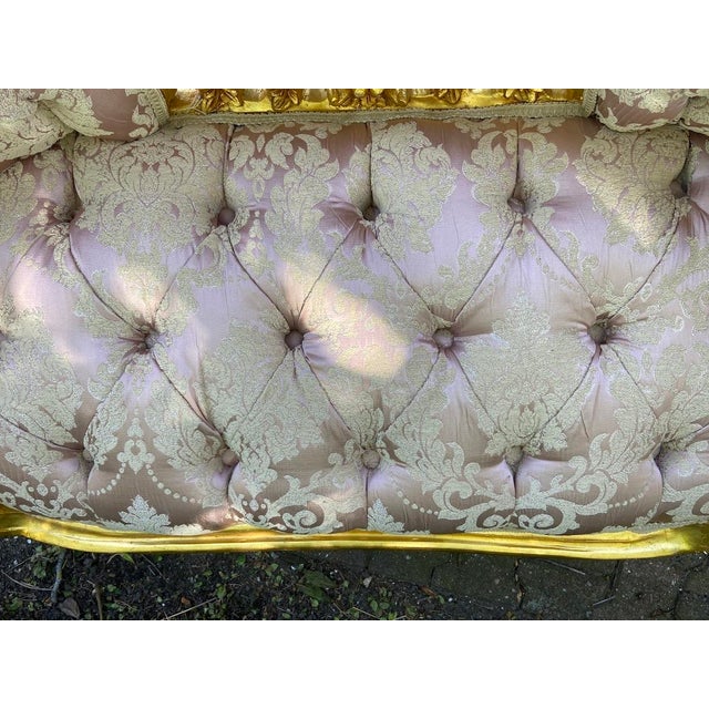 1970s French Louis XVI Gilt Beech Pink Damask Settee - 1Pc For Sale - Image 15 of 17