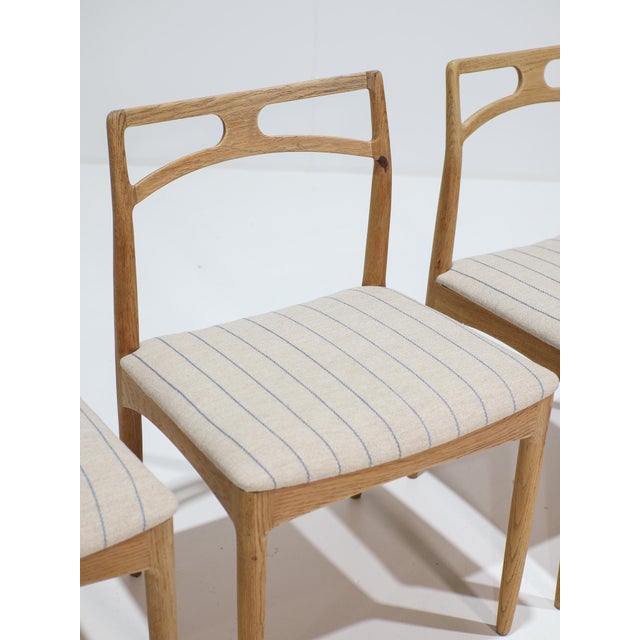 Blue Dining Chairs Model 94 in Oak by Johannes Andersen for Christian Linneberg, Denmark, 1960s, Set of 6 For Sale - Image 8 of 16