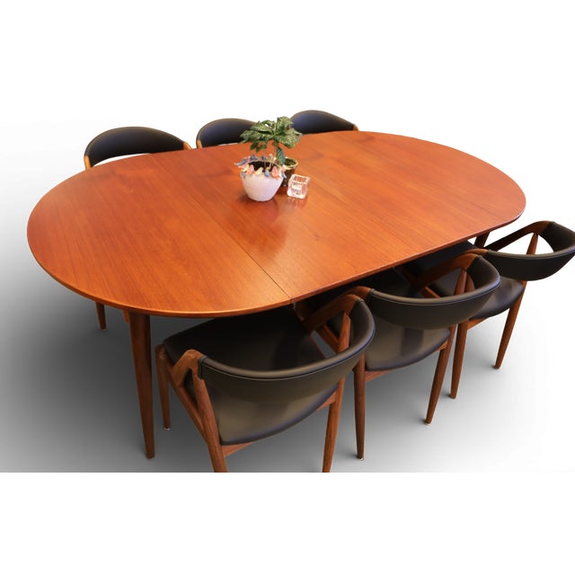 Round Danish Dining Table in Veneered Teak with Extension Leaves, 1960s For Sale - Image 12 of 14
