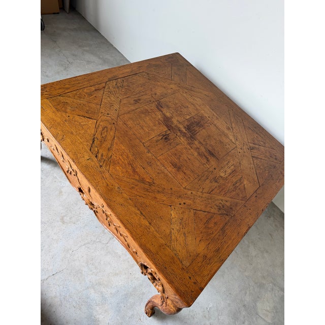 Wood 1960s French Provincial Louis XV–Style Hollywood Regency Carved Oak Parquetry Coffee Table For Sale - Image 7 of 14
