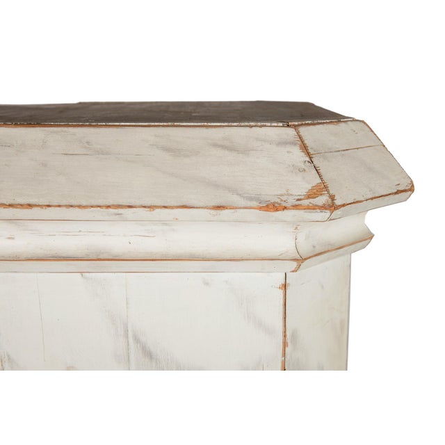 Wood Pair of Faux-Marble Painted Pine Columns, Early 20th Century For Sale - Image 7 of 17