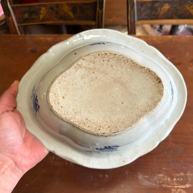 Early 19th Century Antique Chinese Export Canton Porcelain Covered Vegetable Tureen, Circa 1830's For Sale - Image 5 of 12