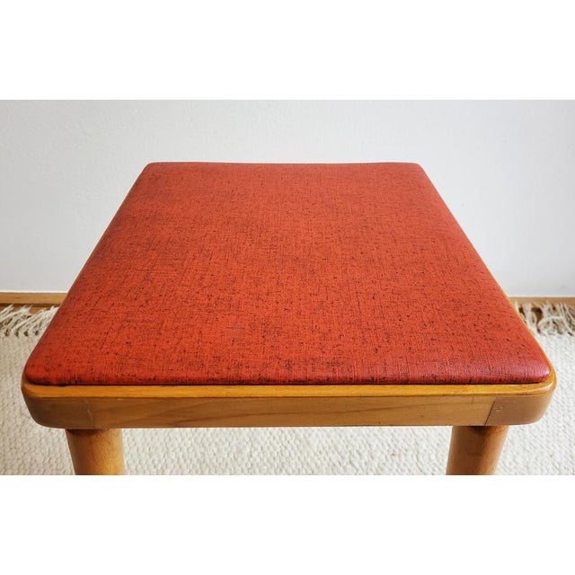 Mid-century solid wood stool | 1950s | Austrian Vintage Design Beautiful 1950s stool made of lacquered beechwood with a...