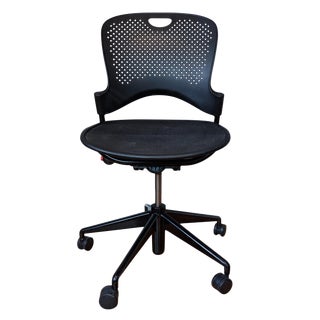 Contemporary Herman Miller Modern Black Caper Task Chair For Sale