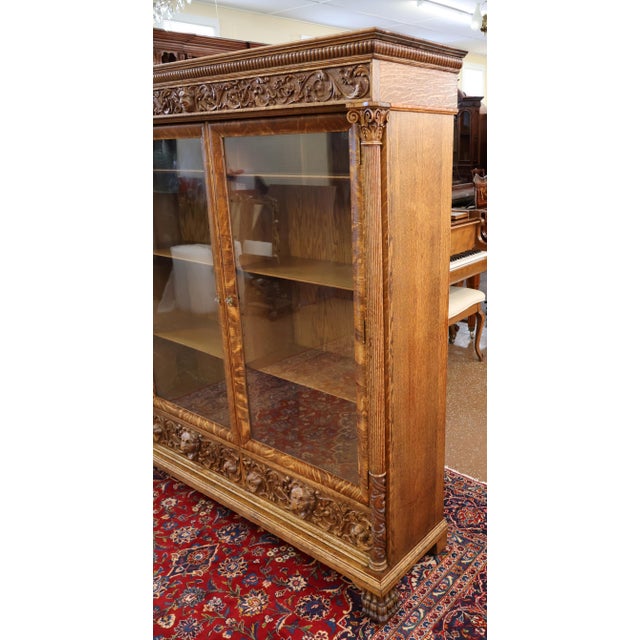 Late 19th Century Figural Carved Tiger Oak China Cabinet by Aj Johnson Chicago For Sale In New York - Image 6 of 15